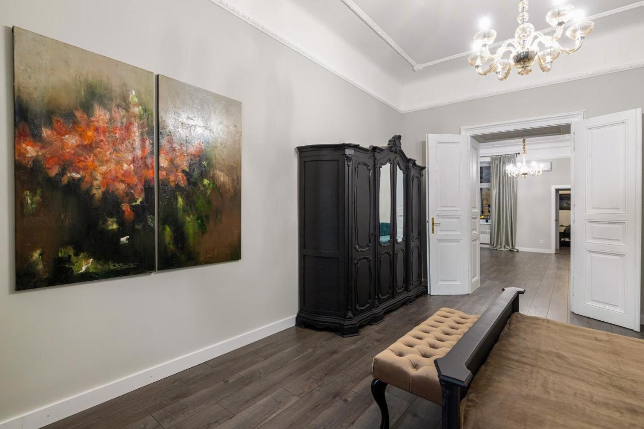 3 Room Apartments , Rohatyntsyv Street Lviv Kültér fotó